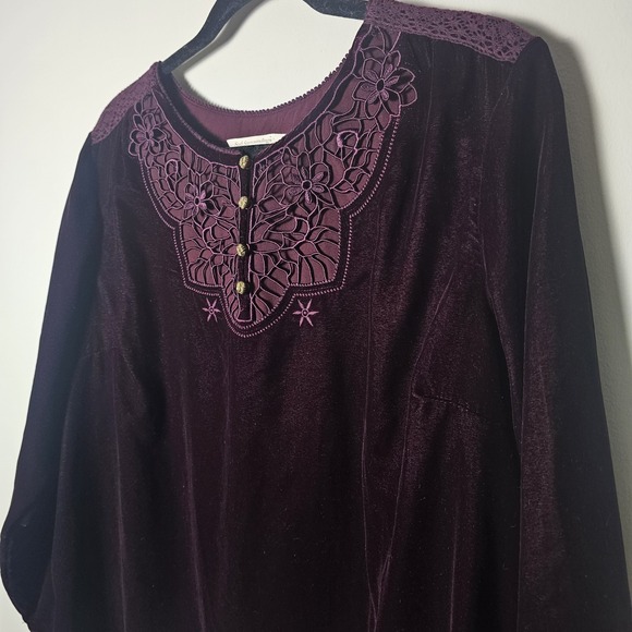 Soft‎ Surroundings L Purple Velvet Peasant Top Embroidered Buttons Long Sleeve - Picture 4 of 7